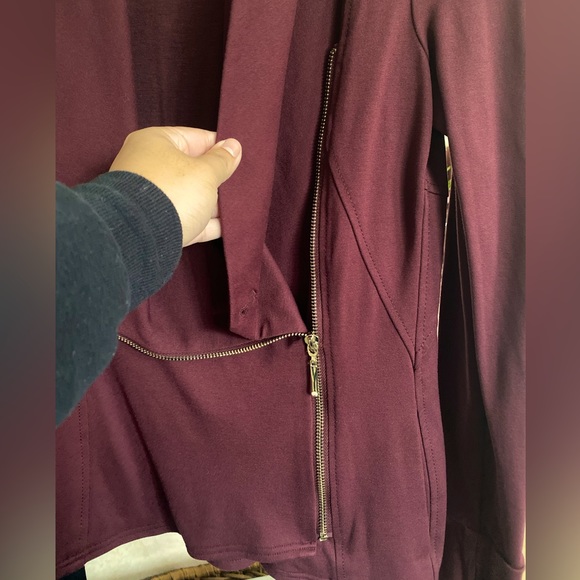 White House Black Market Size 4 | Maroon Burgundy Blazer Long Collar Asymmetric - Picture 4 of 6